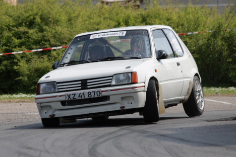Klasse 4 vinderne: Thomas Winther Nielsen og Steen Eegholm i Peugeot 205 Rally 1,3